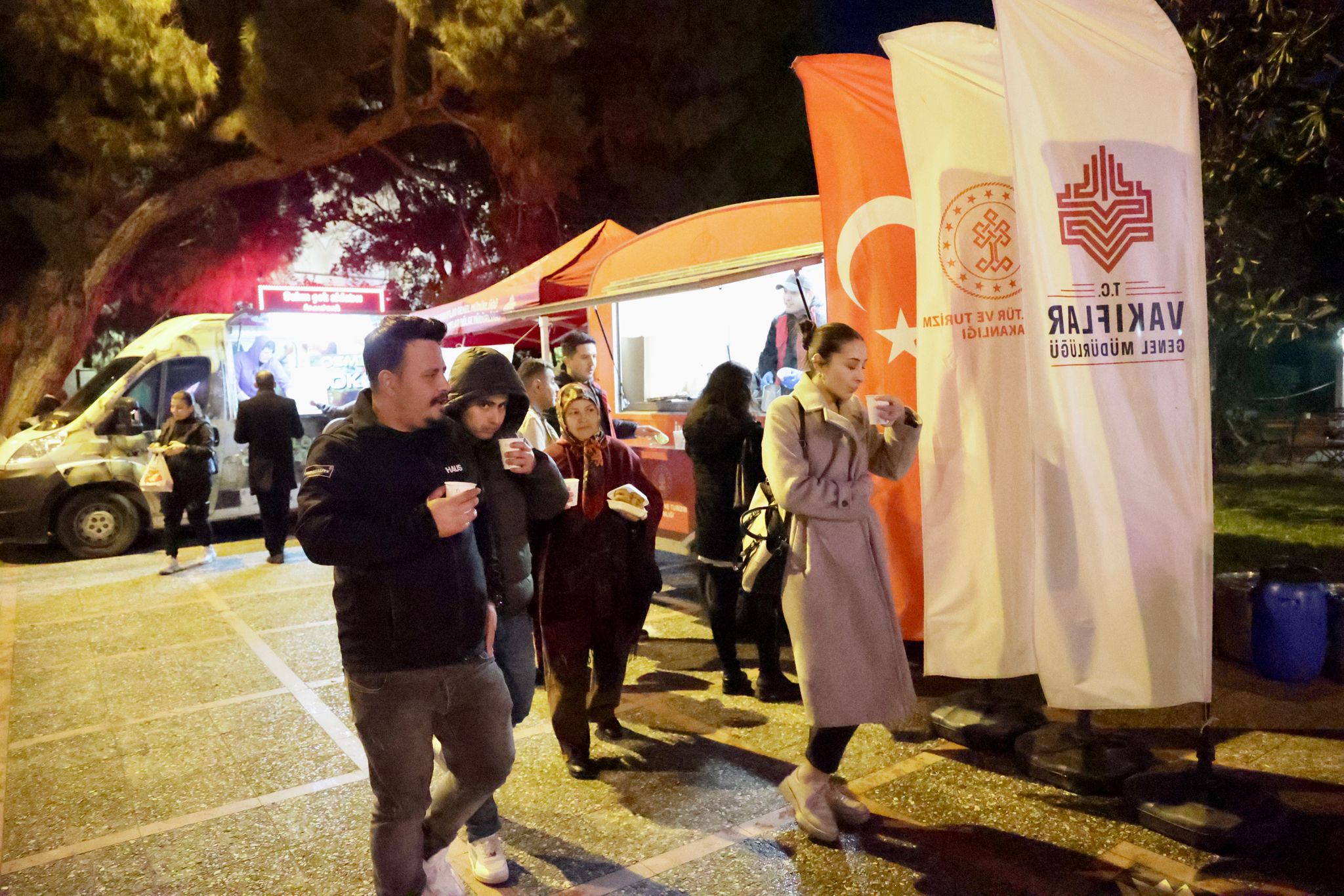 Aydin Vakiflar Bolge Mudurlugunden Berat Kandilinde Salep Ve Simit Ikrami 635534 9C70772Dd6B4B6986C3Dc19Eda72D7A7