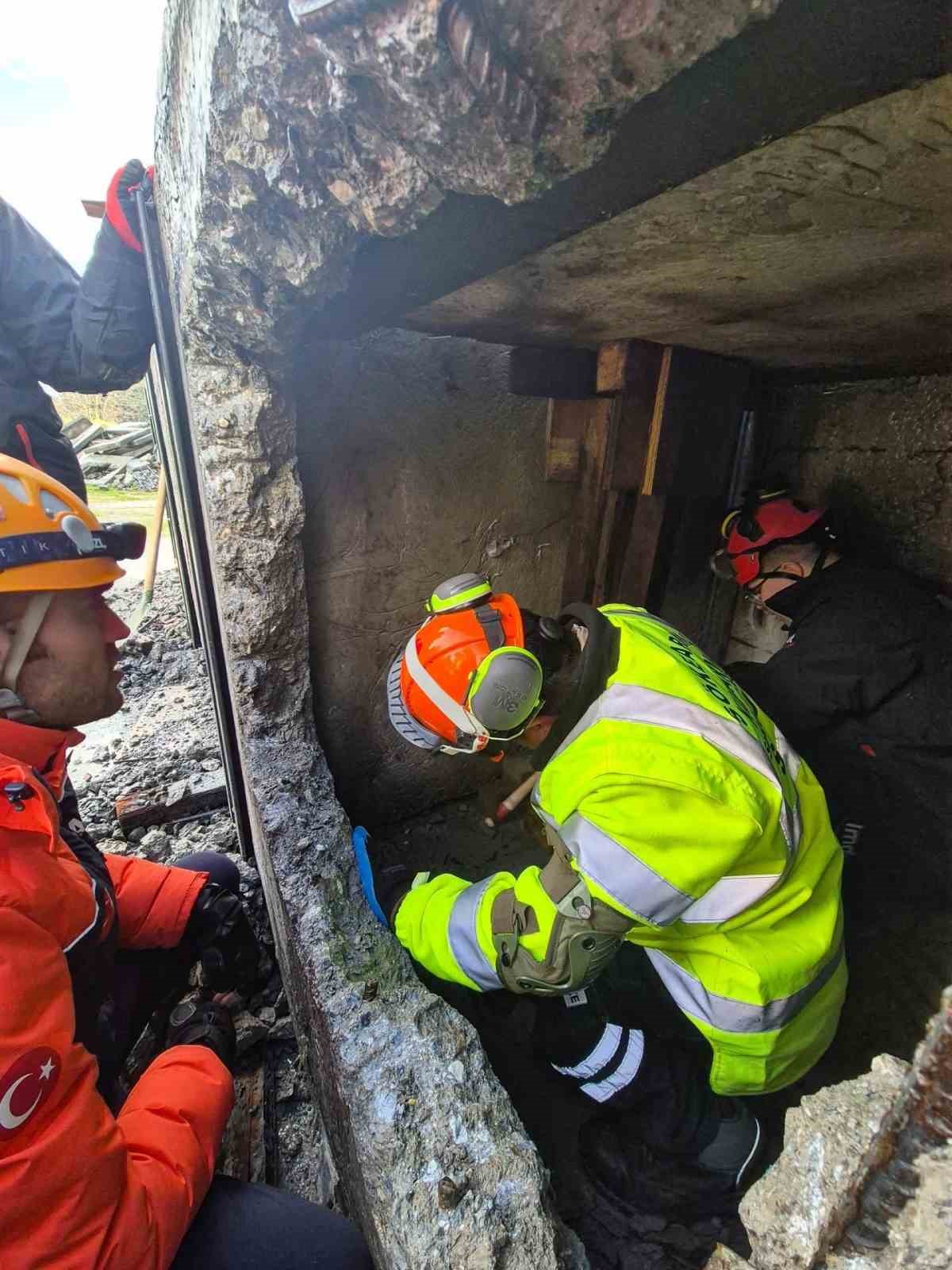 Aydinda Arama Kurtarma Ekipleri Her An Goreve Hazir 9B42F1Bc59F9C6D768Cefd6D0Bae5F2A