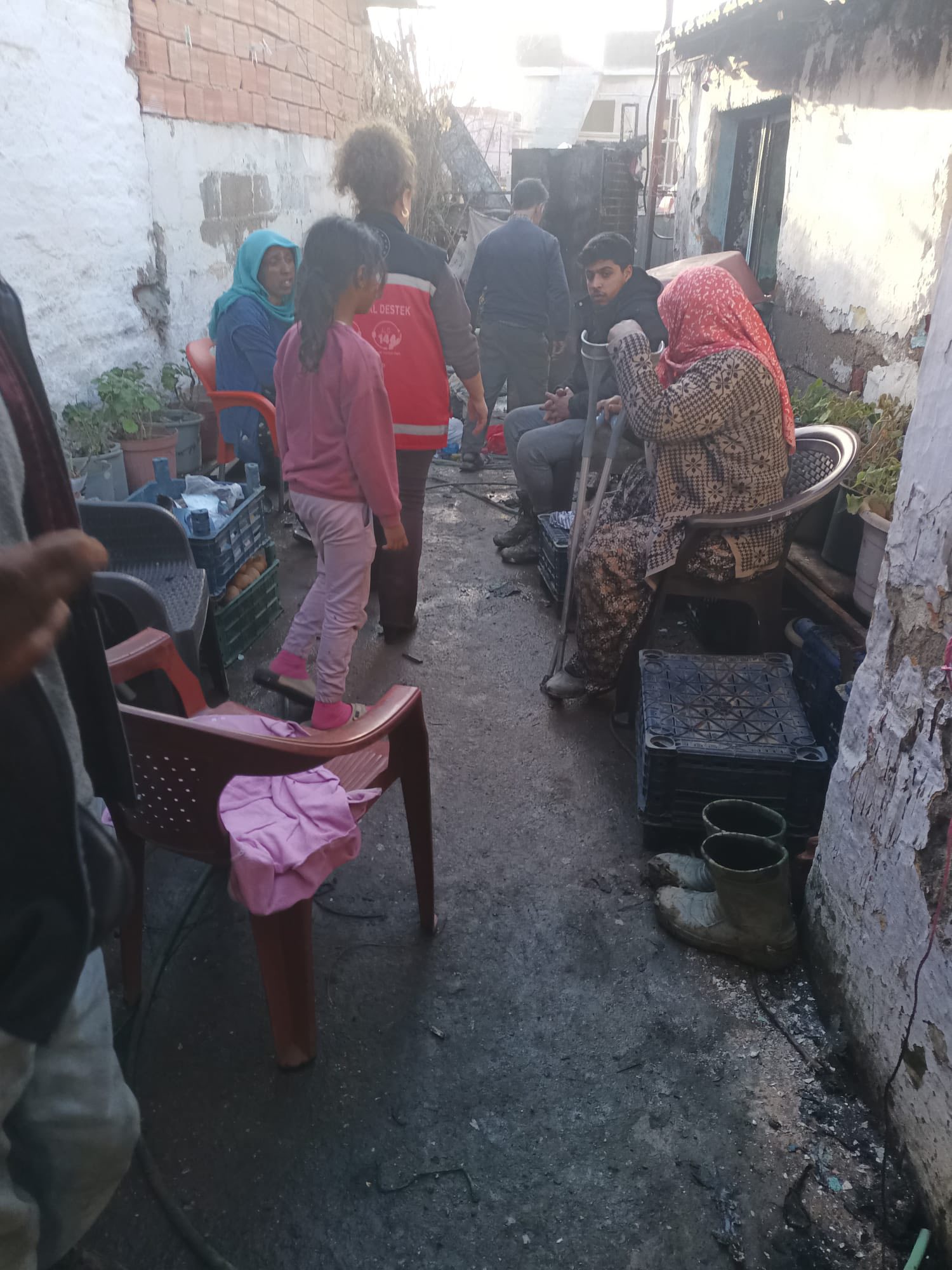 Aydinda Evi Yanan Aileye Devletten Sefkat Eli 637054 Efab36C108A2A4D43625Dd7D9482Dd27