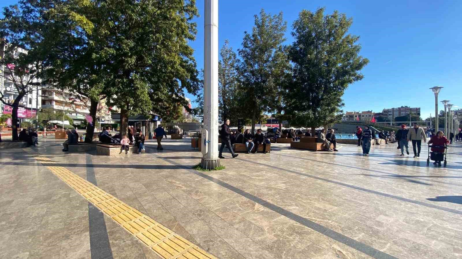 Aydinda Gunes Yuzunu Gosterdi Carsiya Bahar Havasi Geldi B65298465Dae757C6Fb616B16644A685