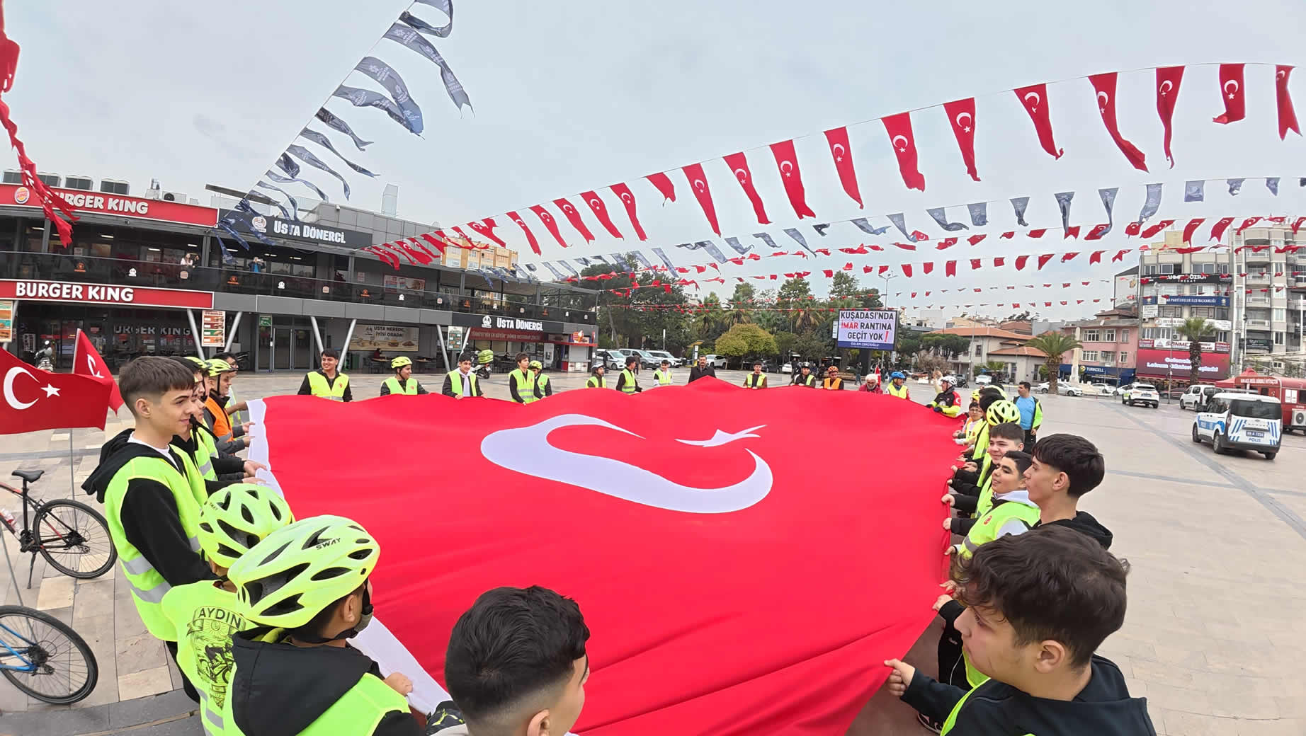 Aydinda Ogrenciler Bayrak Sevgisi Icin Pedal Cevirdi 636593 8037F5Cabaa2937F7608Fe904F2D7Eac