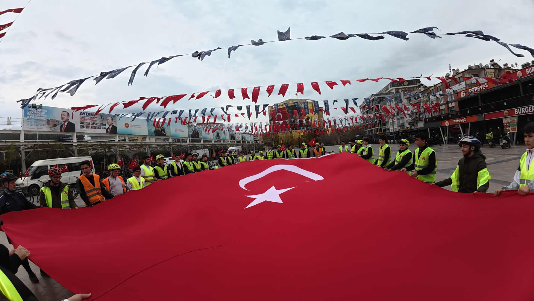 Aydinda Ogrenciler Bayrak Sevgisi Icin Pedal Cevirdi 636593 Fc8B6Afb023B0Eedc5657C125C42F21B