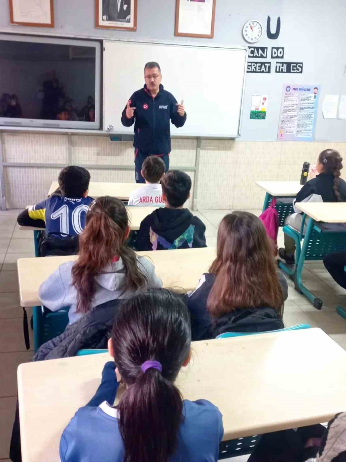 Aydinda Ogrencilere Afet Egitimi 9Eeee1Fdc805428D36C6F91E6Ac72D8B