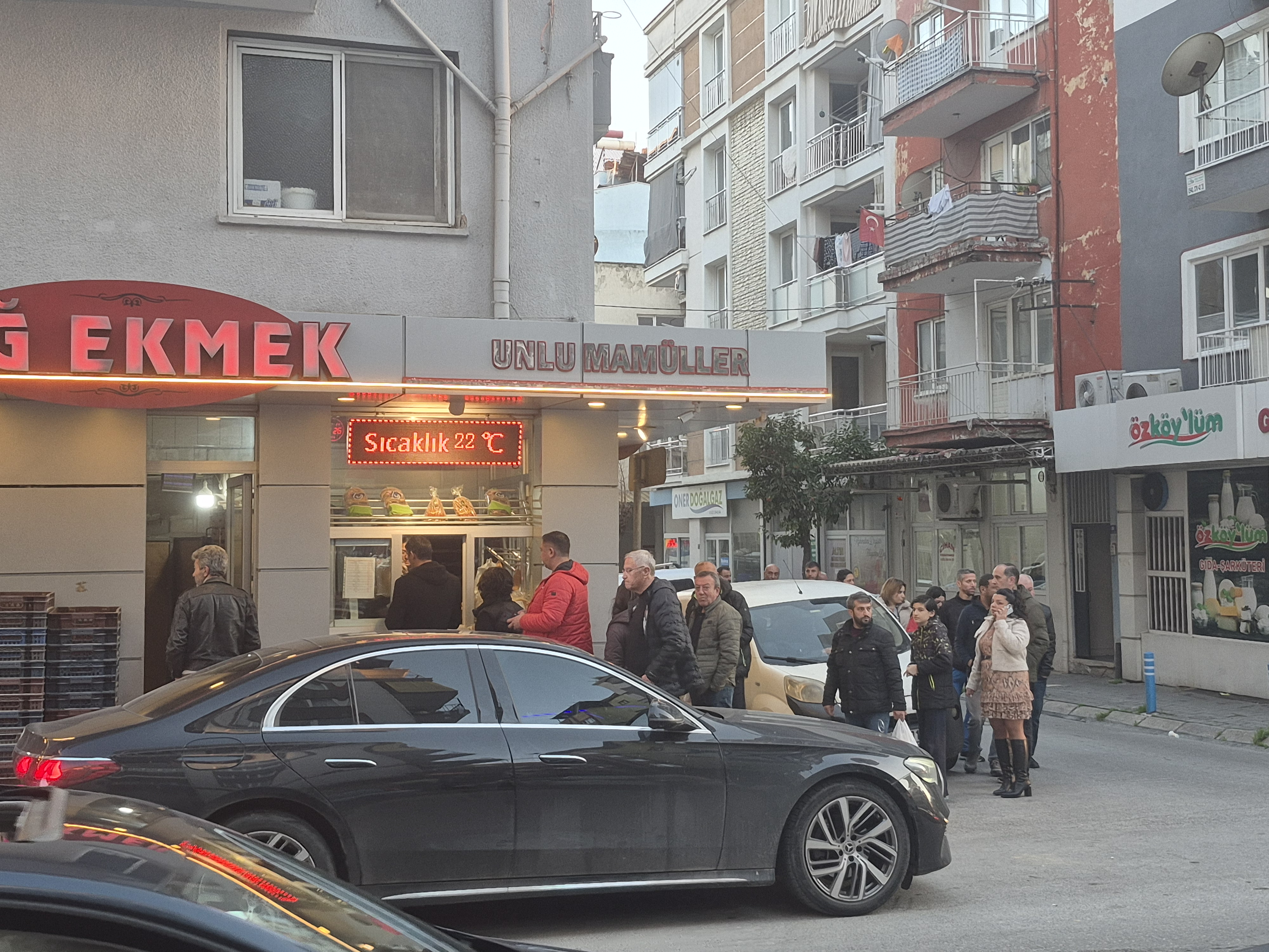 Aydinda Ramazan Pidesi Icin Kuyruklar Olustu 640588 Fc5364E1F9046Af4D72Ef0Cb552E969A