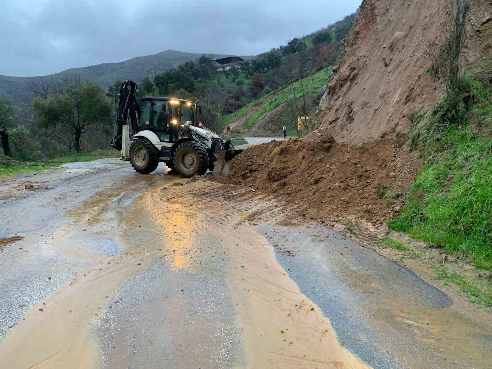 Aydinda Sagank Yagisa Karsi Buyuksehir Ekiplerinden Yogun Calisma E1Bf902212975Beed76F29A82F88Dfb3