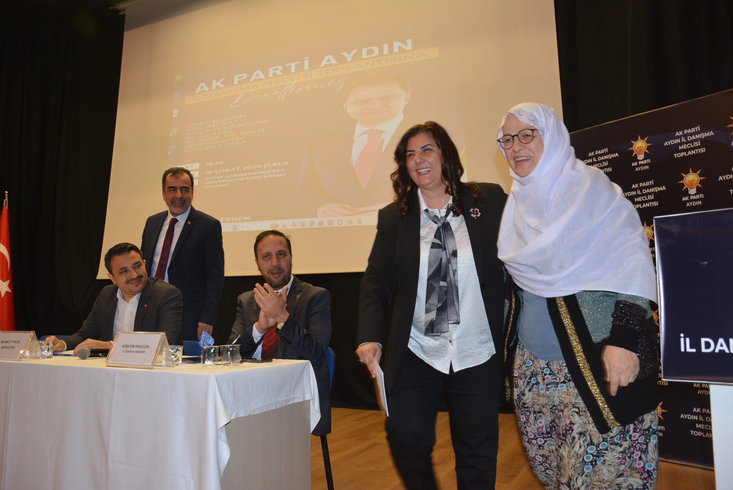 Aydindan Zeynep Gunese Geleneksel Kiyafetle Destek 637839 45A892545D0F9B0Eaa74536A3Fb12Ac1