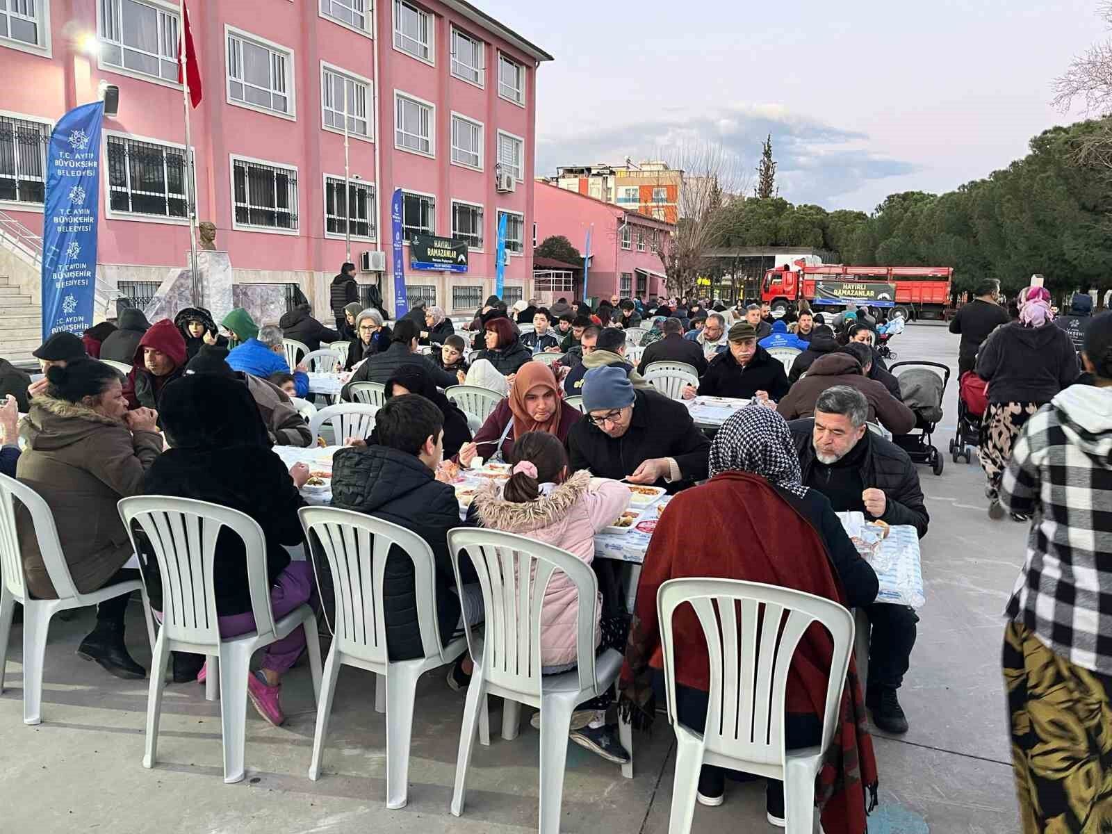 Aydinlilar Buyuksehir Belediyesinin Iftar Sofralarinda Bulusuyor 00Ab3Cdfc493B7B9473D8Ffaf5D4B448