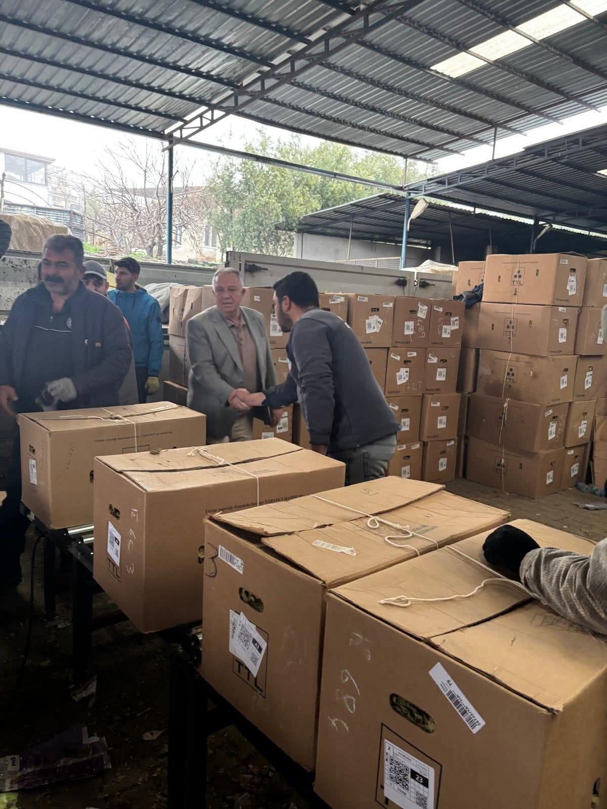 Baskan Buyukyapici Ve Chpli Gumus Tutun Ureticilerini Ziyaret Etti 642604 Cf97A7639E2A442C61808F9F7C98C98F