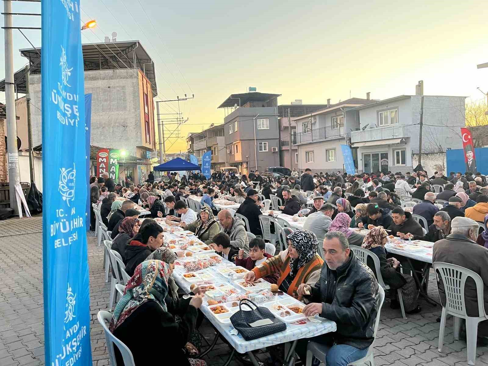 Baskan Cercioglu Vatandaslari Iftar Sofrasinda Bulusturdu Bde3Ea5C621E0E7A7A3A81Ce44550A32