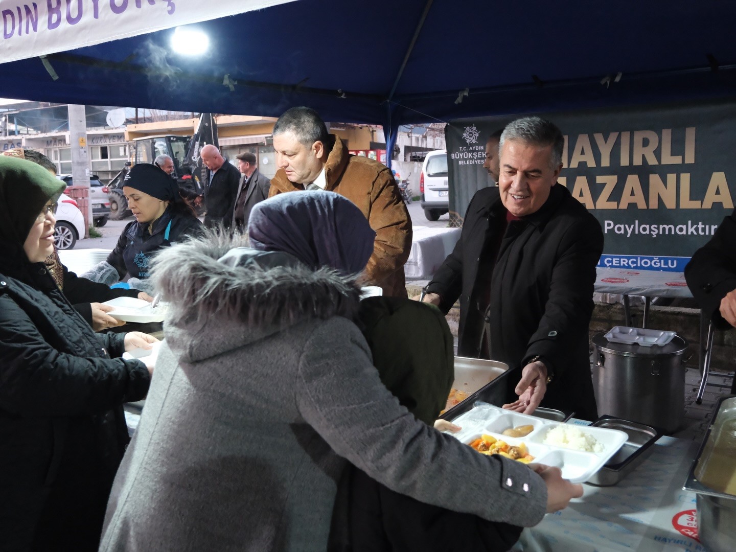 Baskan Erol Ilk Iftarini Vatandaslarla Acti 014C28Fe339Ba84E83Fb1Dab8Dab781A