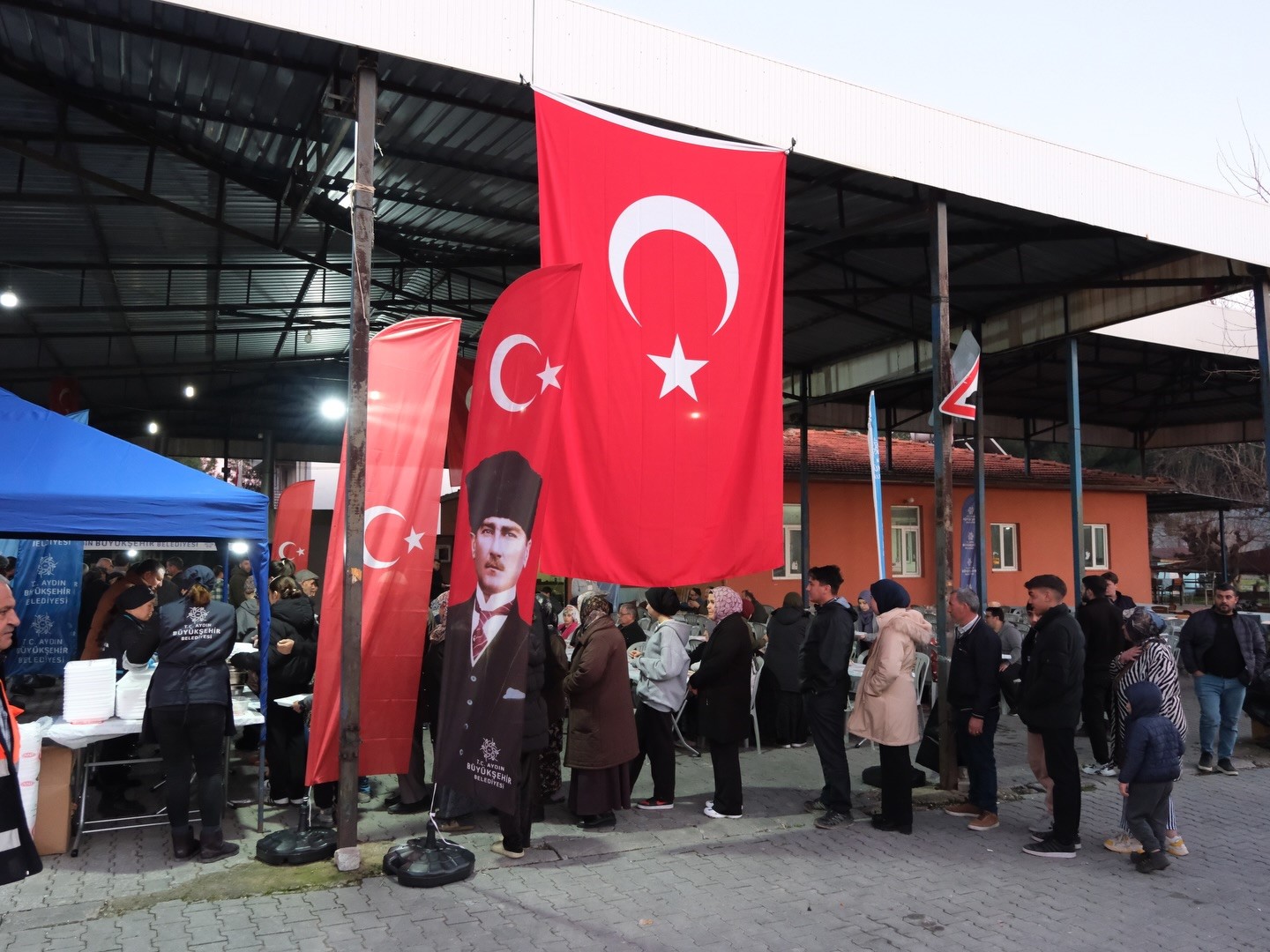 Baskan Erol Ilk Iftarini Vatandaslarla Acti C068Bb8E9Adfe7570790E40B05D2A166