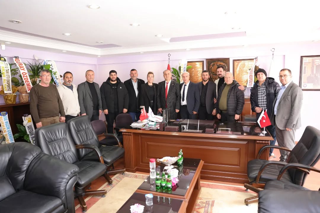 Baskan Kayadan Akdag Ve Aysele Hayirli Olsun Ziyareti 638720 857Fa481F7Ee41950E4887428Ca306Cb