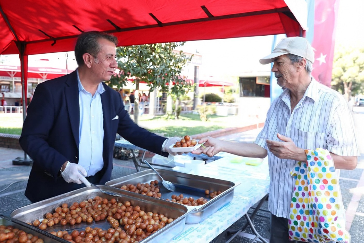 Baskan Yetiskin Depremde Hayatini Kaybedenleri Unutmadi 636454 9736A8E4E9B7Cd9A1A8Ae0742Dd57Eb0