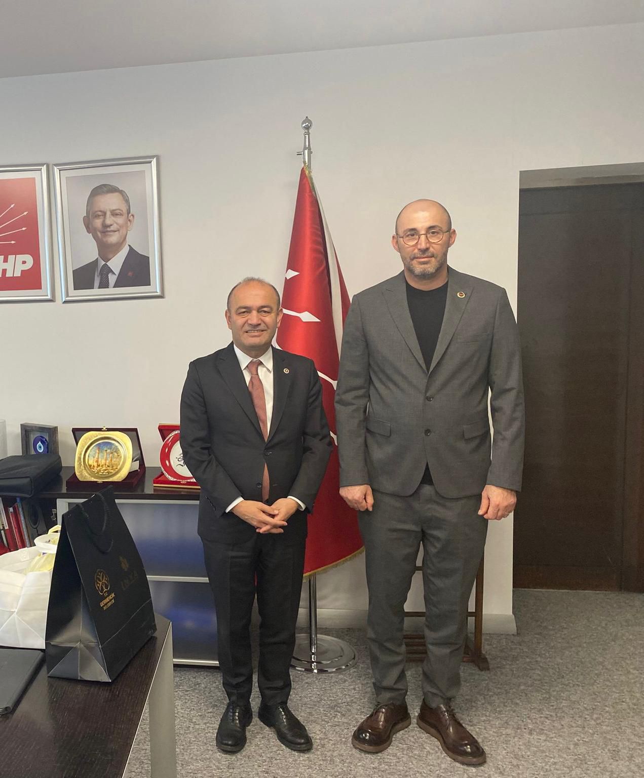 Baskan Zencircinden Chp Genel Merkezine Cikarma 638122 03B807A46347782285B9A3A02404B409