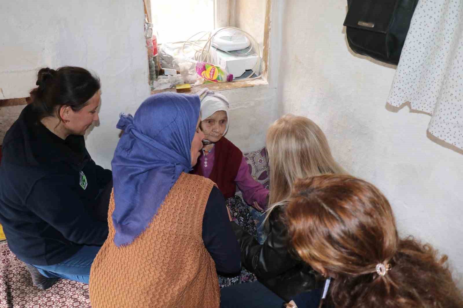 Bozdogan Belediyesi Hasta Ve Bakima Muhtac Vatandaslari Yalniz Birakmiyor 0D6592048Fbc5690Aa09E41823Bcd0Cb