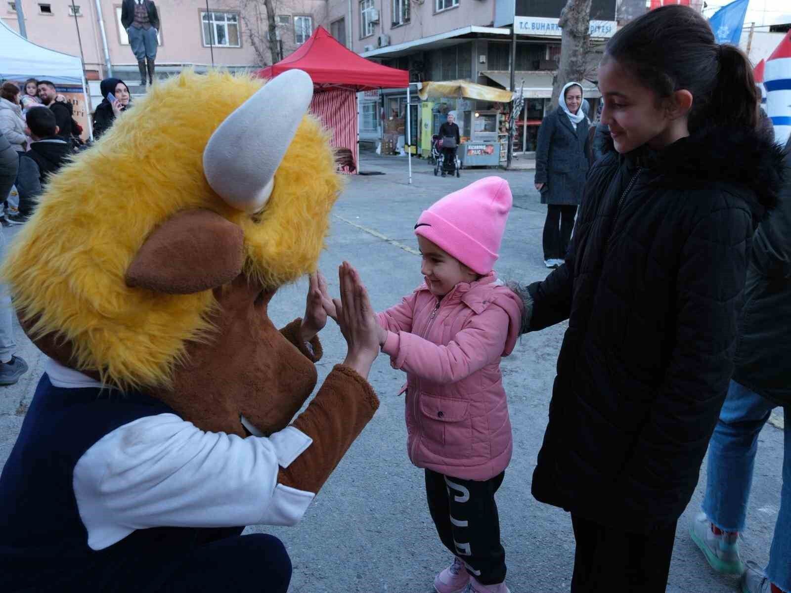 Buharkentte Vatandaslar Buyuksehir Belediyesinin Ramazan Etkinlikleri Ile Bulustu 9A50B9F59C2113879B6942E8625D388B