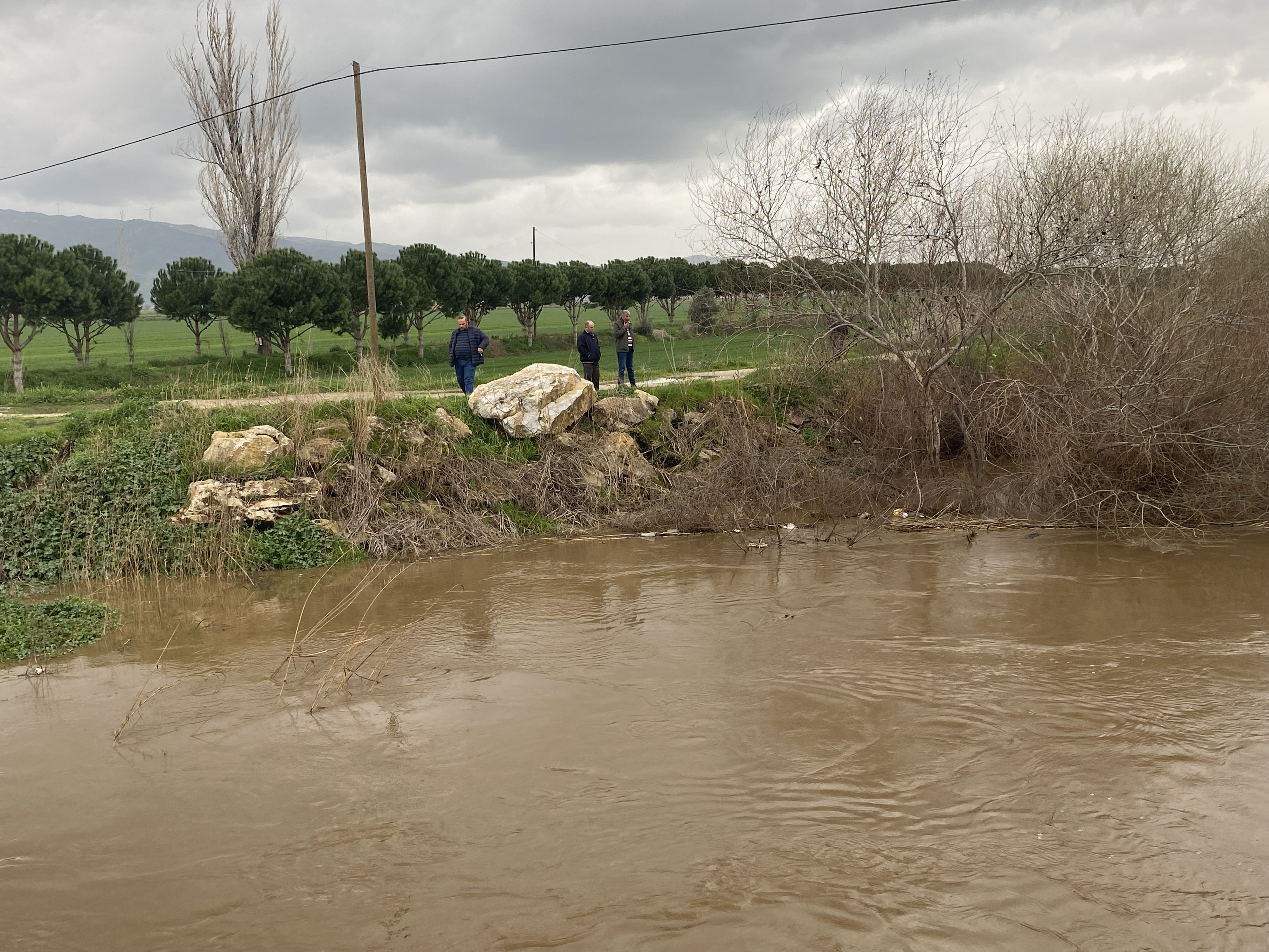 Buyuk Mendereste Su Seviyesi 5 Metreye Dayandi 636753 60Cc4928B93Be5Ee1D99Ff46B26Ee0A8