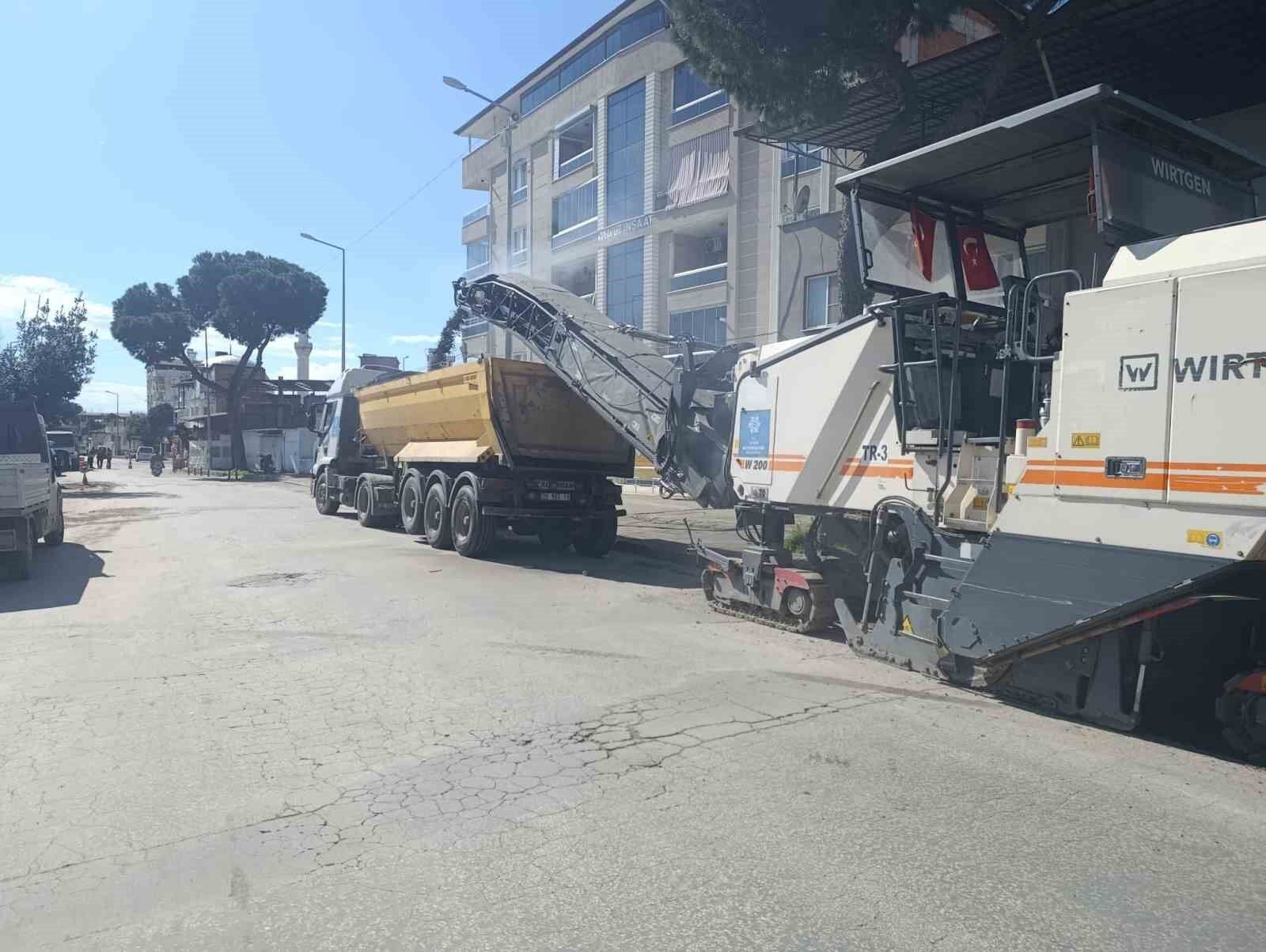 Buyuksehir Ekipleri Kentin Dort Bir Yaninda Calismalarini Surduruyor 132E375E0725C58F026A272244Fb68A6