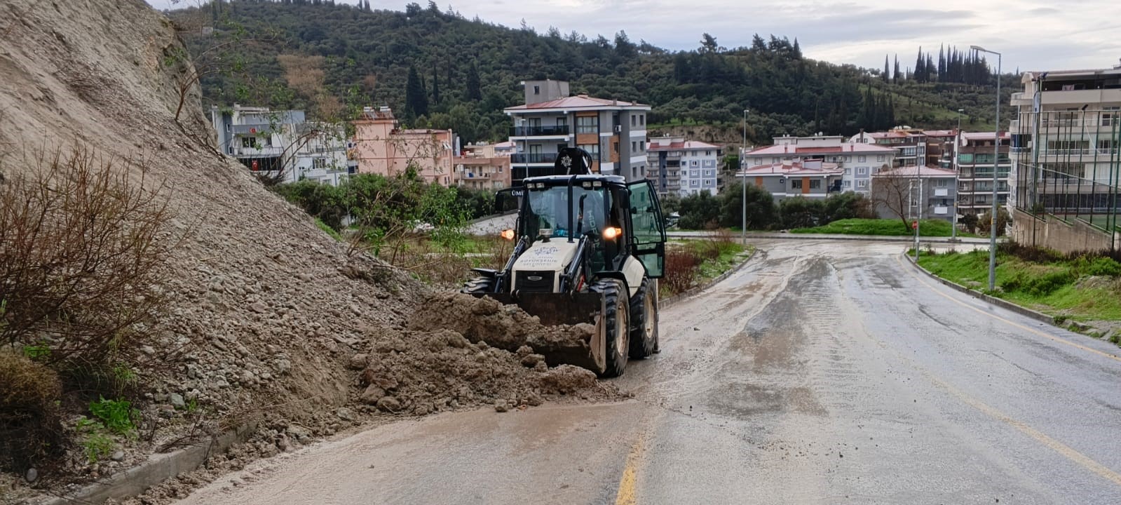 Buyuksehir Ekiplerinden Yagis Mesaisi Ff2016Bcdb4F329D791Ef44207F23Eff