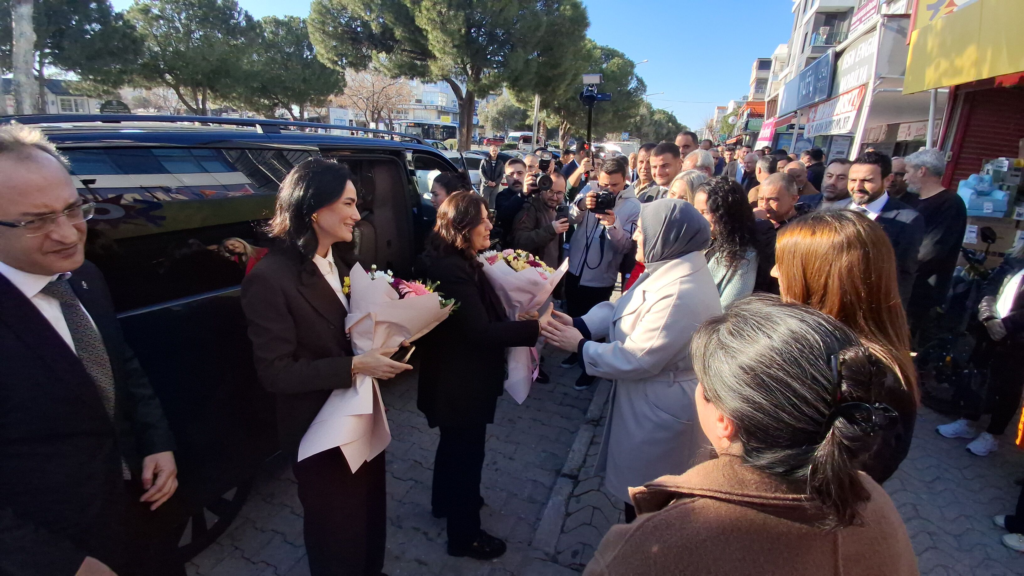 Cercioglu Didim Ak Partinin Daraltilmis Toplantisina Katildi 641627 4Cc480512Bbd2Dd5Df5F916057A43Bde