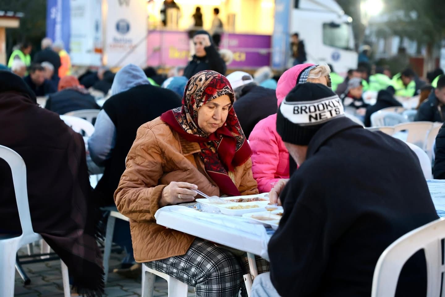 Didim Belediyesinden Fevzipasada Dayanisma Sofrasi 640967 3Bbb289Ed33C90A97B8A8C102Bff02Ac