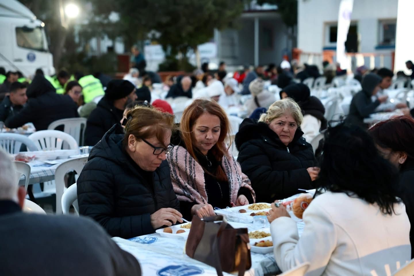 Didim Belediyesinden Fevzipasada Dayanisma Sofrasi 640967 40611D0D1Bd48Ac765E84F23D010C82D