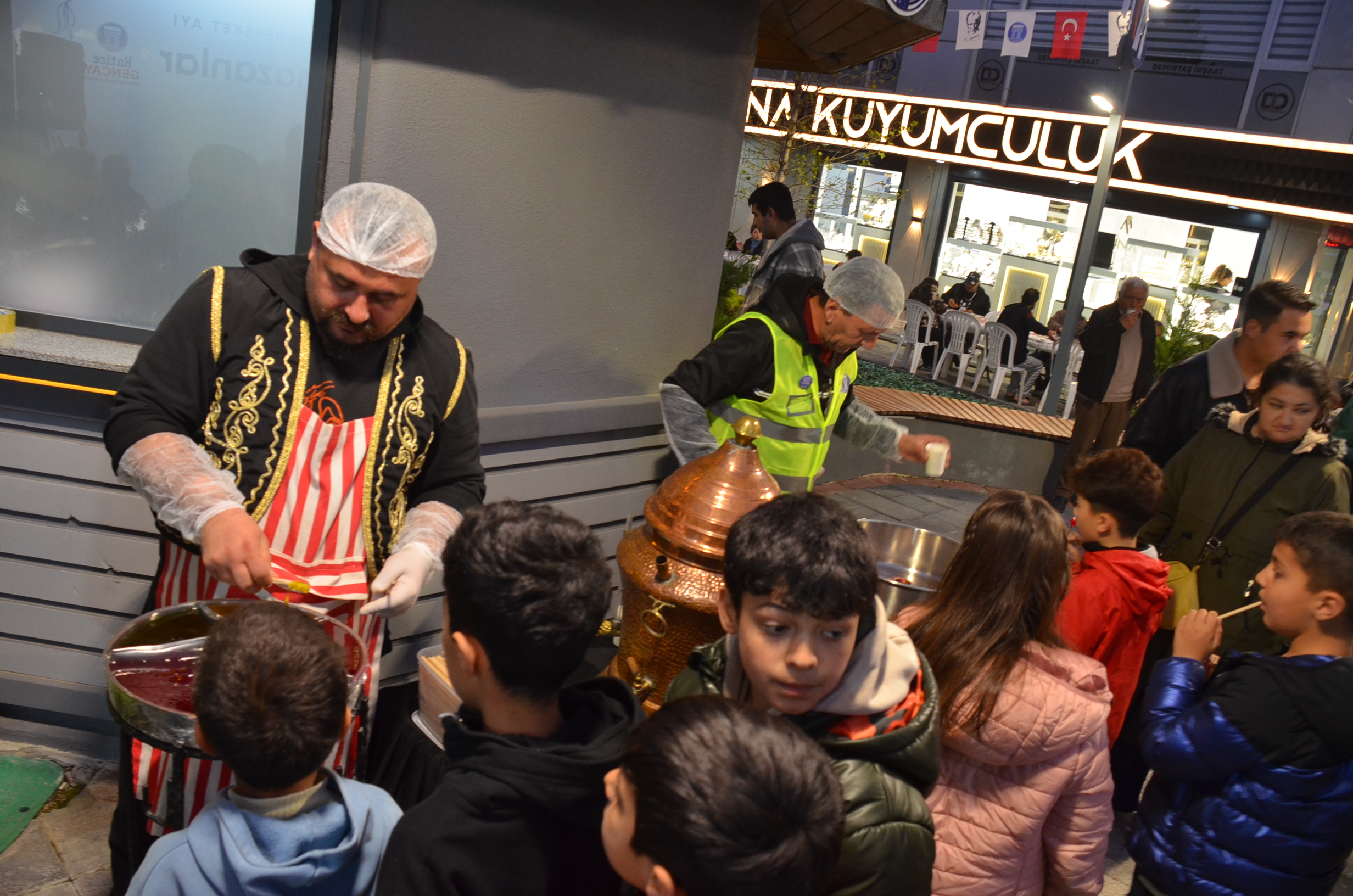 Didim Belediyesinden Ramazan Ayinda Ilk Iftar Sofrasi 640592 F521F00Ef46F6104Cdd499Bdd6Faf860