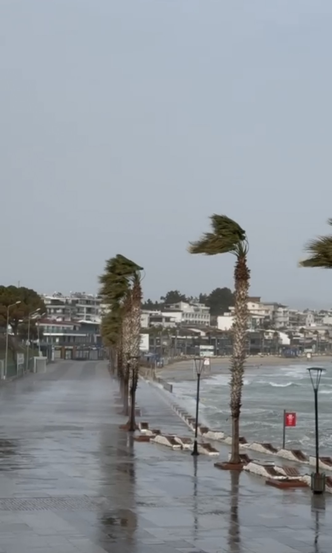 Didimde Lodosla Birlikte Dev Dalgalar Olustu 639146 3976E8B97Ccac554C61Fe2Bf0664A932