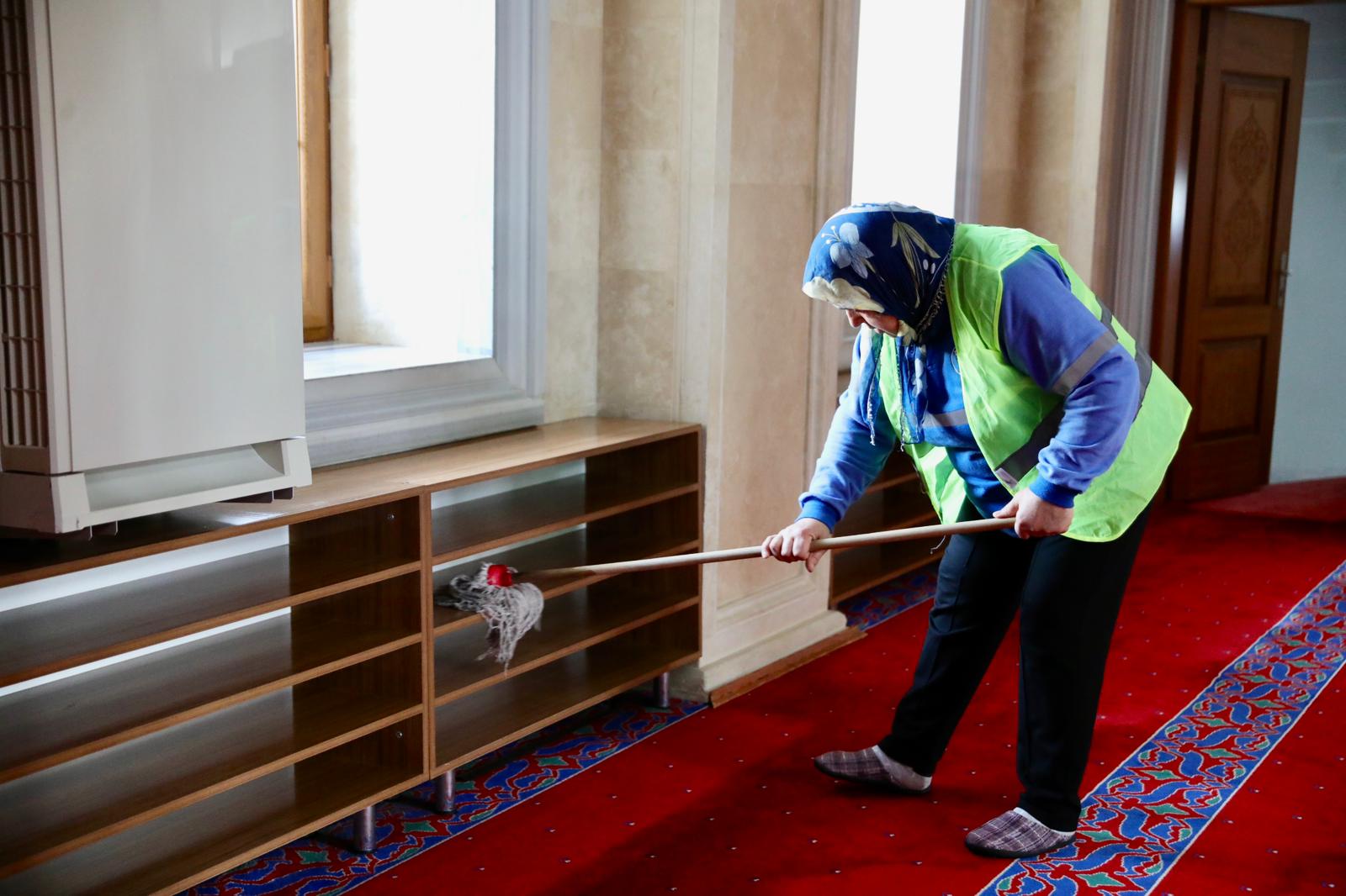 Didimdeki Camilerde Ramazan Oncesi Temizlik Calismalari Yogunlastirildi 638559 32A3Dfa747643026Dfaa82B61C834F06