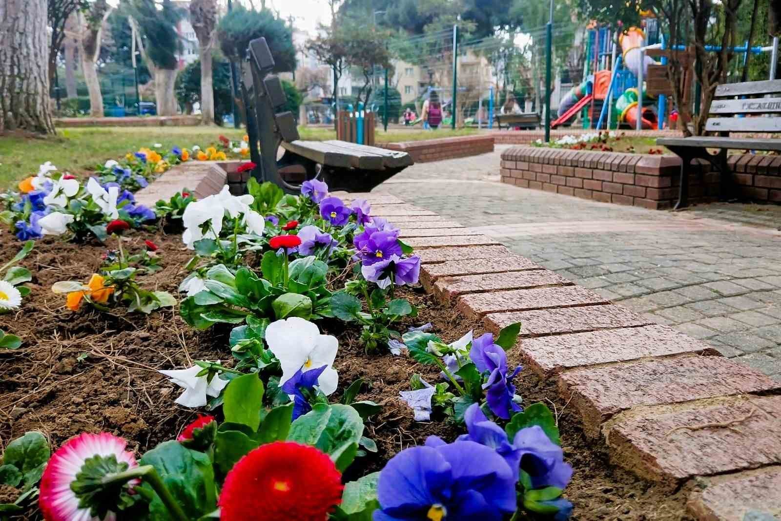 Efeler Belediyesinden Cicek Duzenlemesi 800E27B5F813Fbac3312547469Ead543