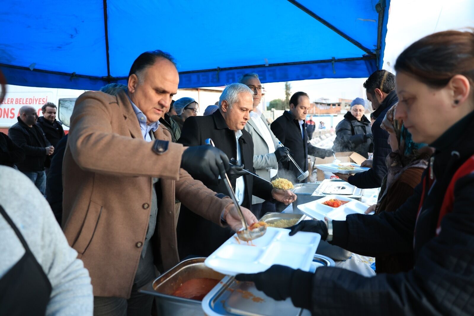 Efelerde Buyukler Sofrada Minik Kalpler Etkinliklerde Bulustu 642789 0Ed18Faf5603D0D4793B818F1D2C92Fb