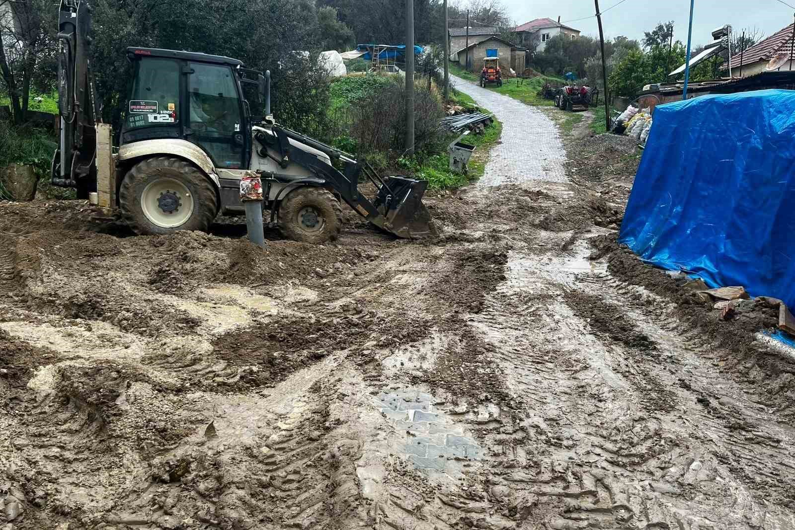 Efelerden Saganak Yagisa Hizli Mudahale 9Bceaf140Df5B590909A59B1E40E7409