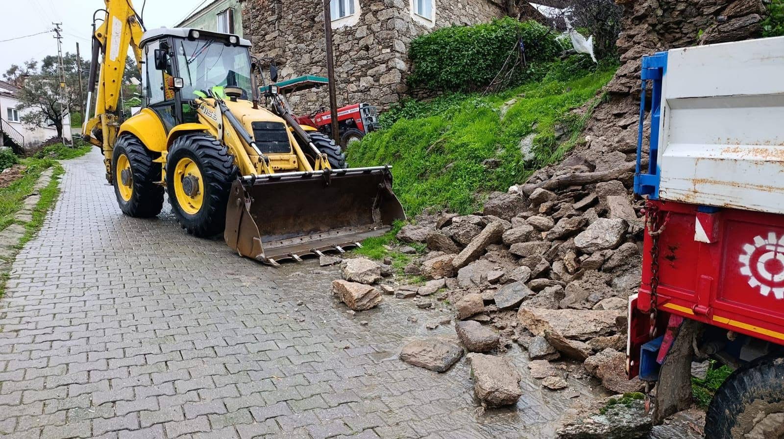 Ekipler Ilcenin Yaralarini Sariyor Yenipazarda Saganak Mesaisi 639039 A2De84E8A91D7A48A9C8E366Ff47Df3B