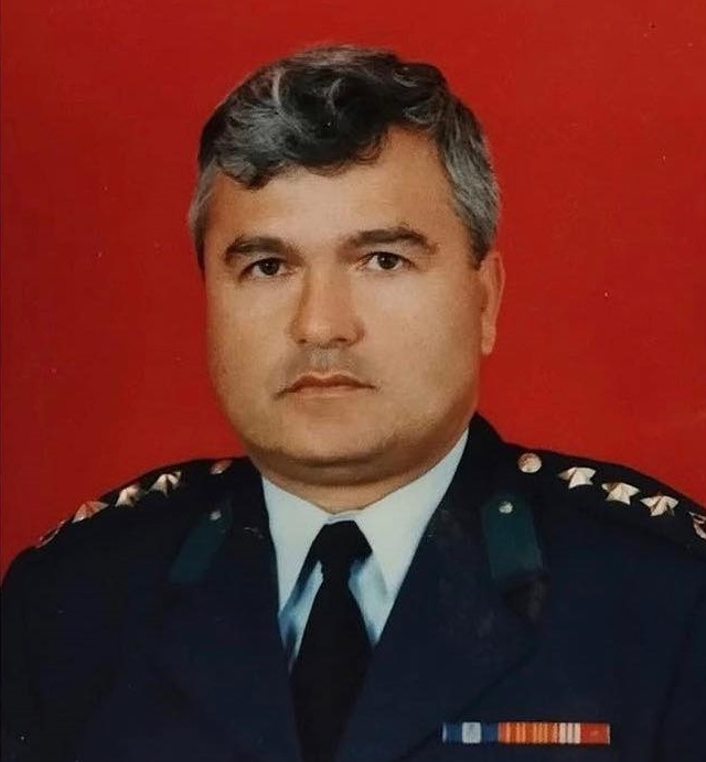 Emekli Albaya Aydinda Veda 636385 Da67A3F0C3C8D30C109C0B02Dae6D288