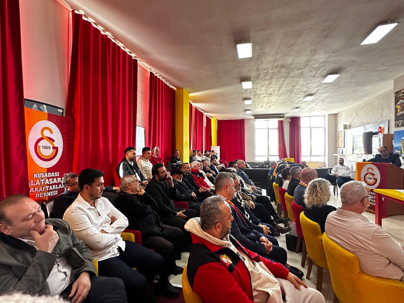 Galatasaray Taraftarlar Derneginde Salbas Guven Tazeledi 639123 26C4E07Bc05Af8Dcfcc01Ed3Ada53A59