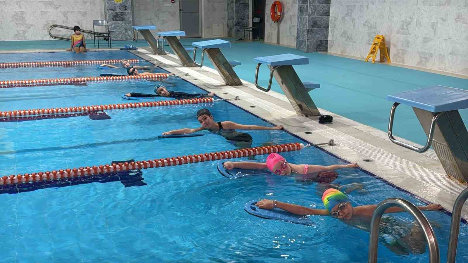 Gelecegin Yuzuculeri Aydinda Yetisiyor D205C8E7E6823841Fdf3767E698A1C9D