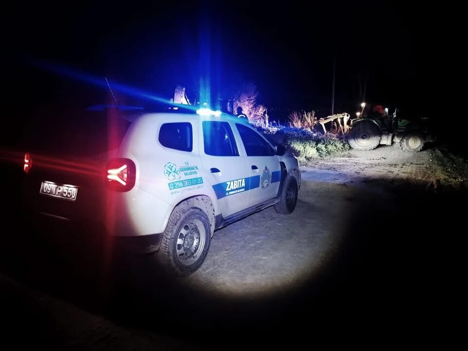 Germencikte Batakliga Saplanan Buyukbas Hayvan Kurtarildi 642650 56Ea317C9Cff784Ea2Fdd79919Fb23F6