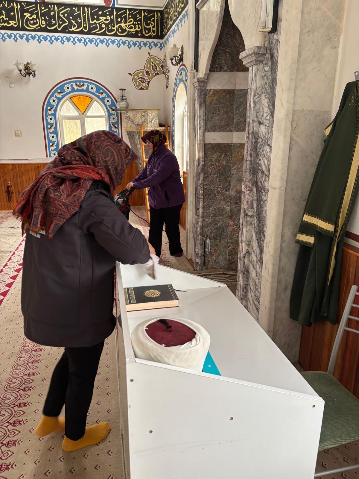 Germencikteki Camilerde Seferberlik 637517 B660858F77B108Ee1E43B104749Dbe97