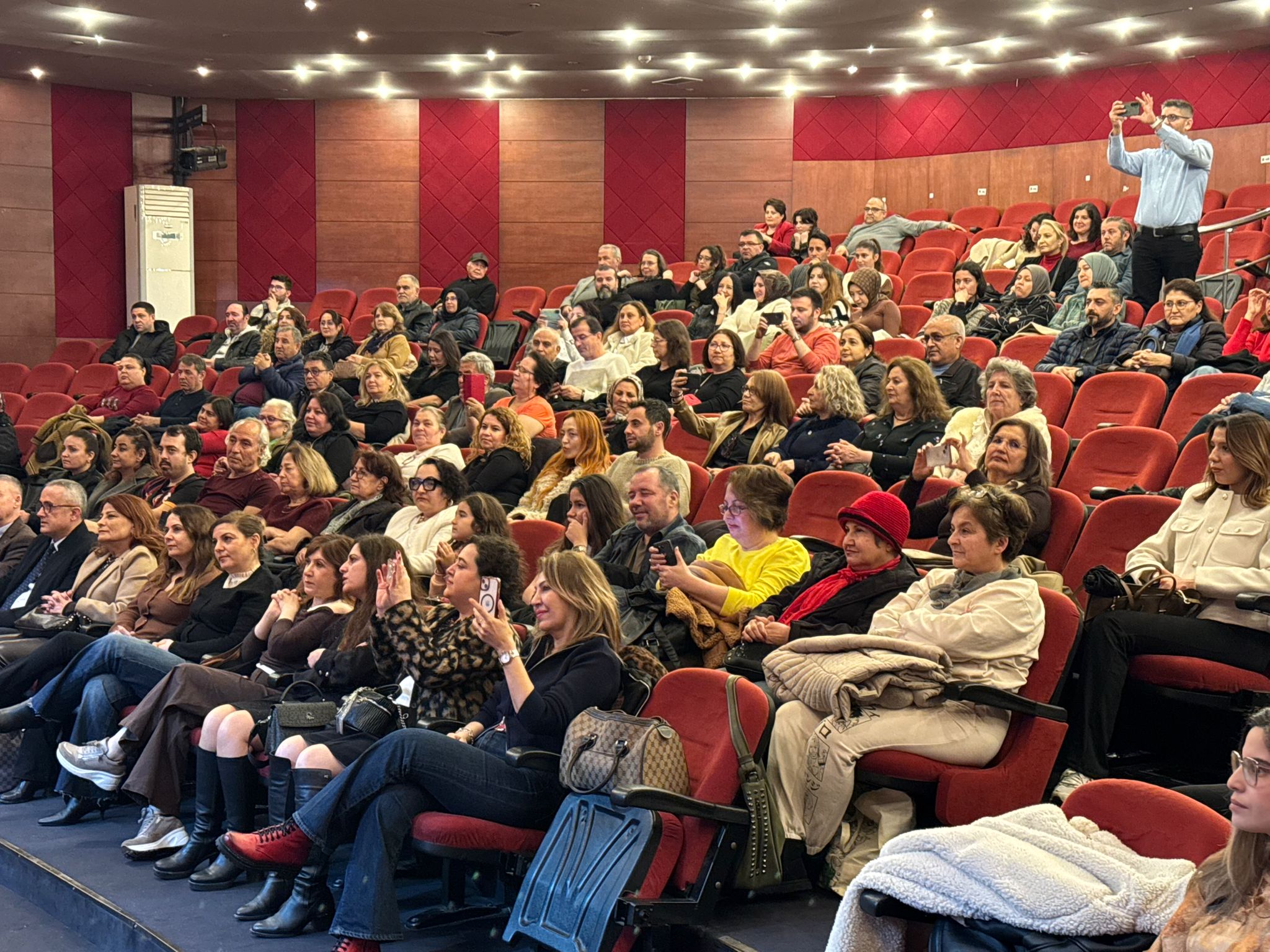 Hesabi Biraktilar Sahneye Ciktilar Muhasebeciler Nazillide Turkulerle Costu 637952 6430Dbb25B2A23B42F6B33B4F7Fc3Af8