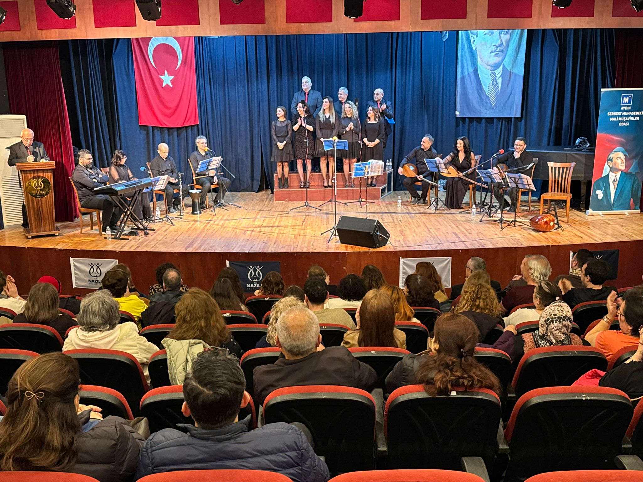 Hesabi Biraktilar Sahneye Ciktilar Muhasebeciler Nazillide Turkulerle Costu 637952 F4Ba29235C4853133Fb1865864C7Ce6D