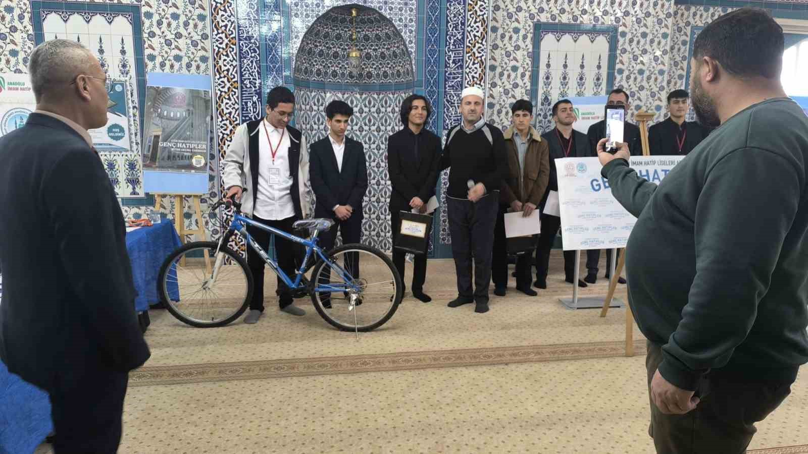 Hutbe Okuma Yarismasi Aydin Il Birincisi Dilmac Oldu Dc2653A28Cc3A39E4F2F142Ecfb76Fd8