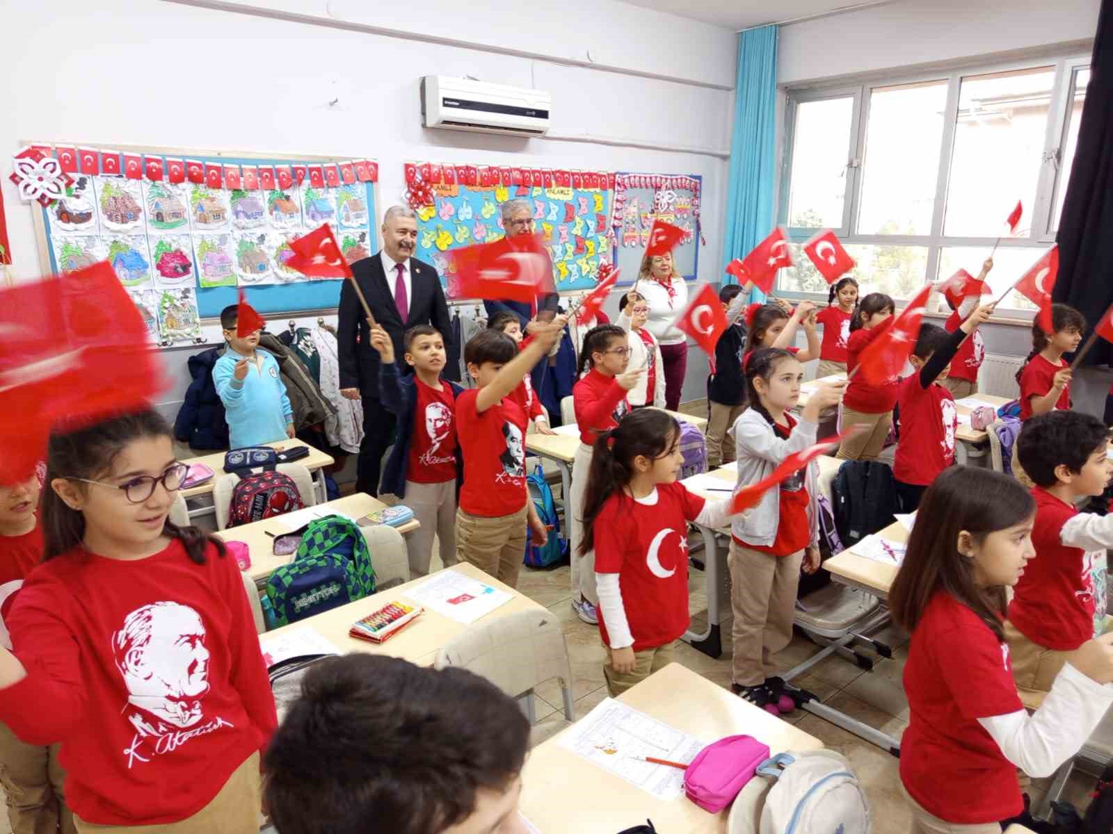 Ikinci Donem Bayrak Sevgisi Dersiyle Basladi E932C26F01991713Fe888447483793B2