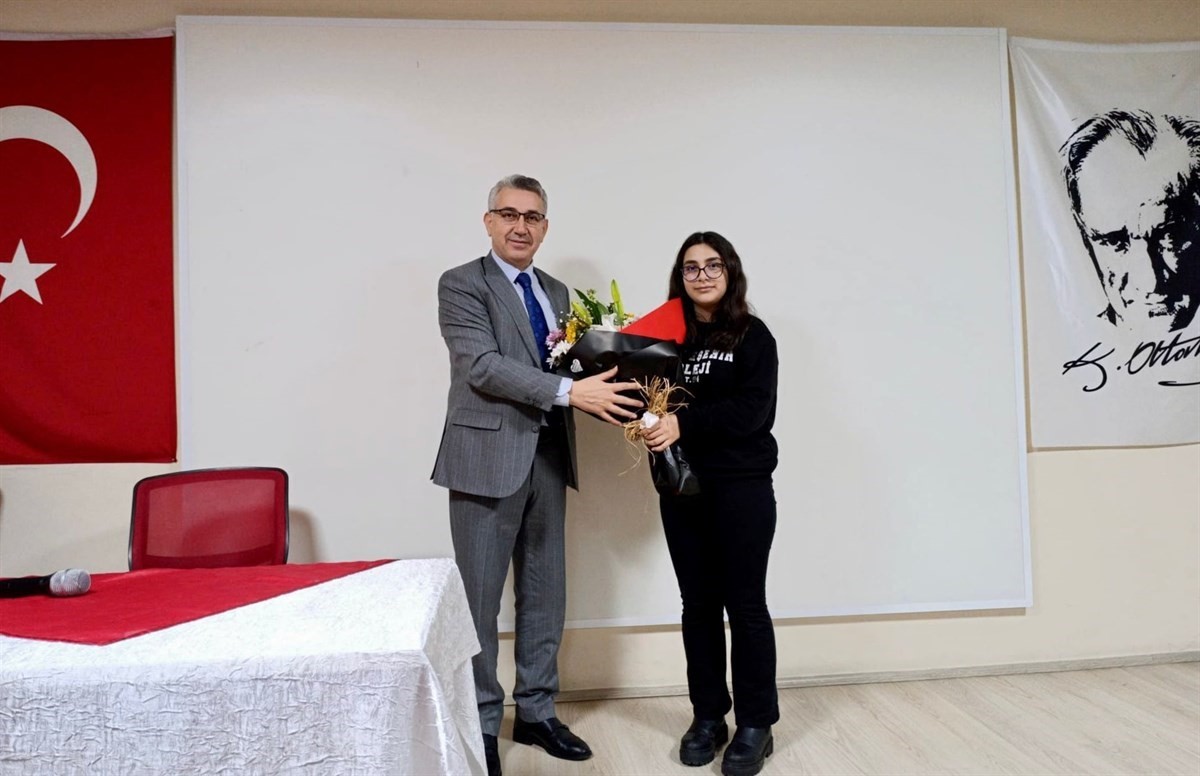 Incirliova Kaymakami Abay Ogrencilerle Kariyer Gunlerinde Bulustu B7Ac1A3Bb617Bf42Ebb6Bf10B15Ec873