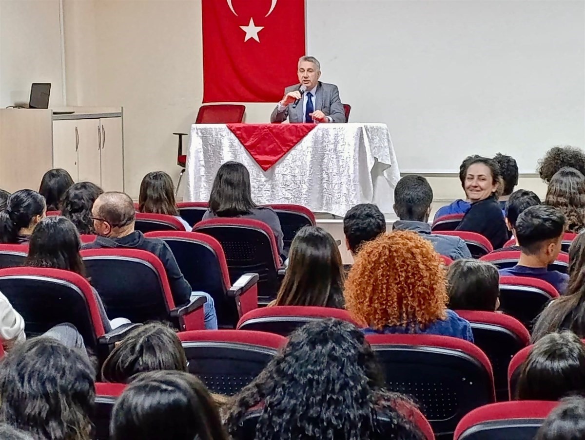 Incirliova Kaymakami Abay Ogrencilerle Kariyer Gunlerinde Bulustu Fcabb26B7C6128Ec23A6A375Bec97831