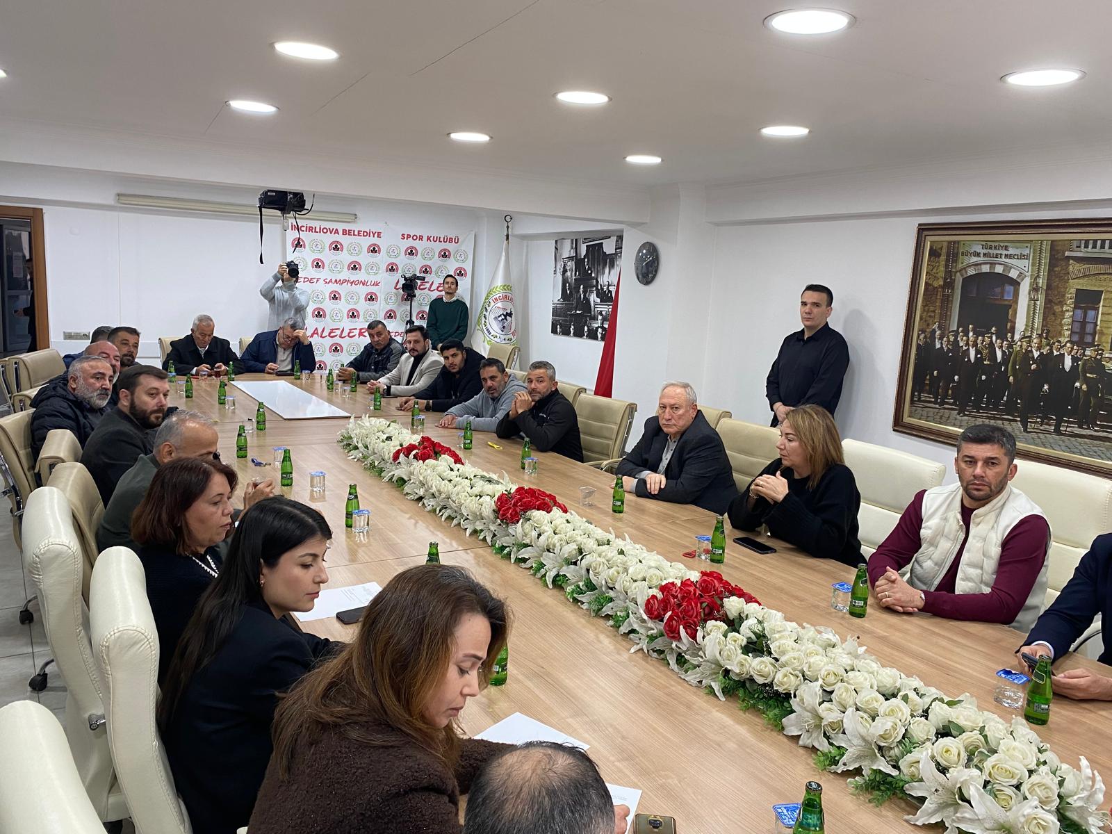 Incirliovada Arac Devrimi Baskan Kaya Arac Filosunu Yeniledi 635711 E26E50187Db5A4B82098D98Ea4F28A1C