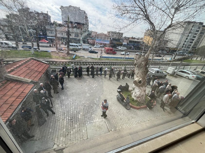 Incirliovada O Magazaya Yogun Ilgi Uzun Kuyruklar Olustu 637562 9D8E0Fd8D92B6324Ec8Ce5133Bc94704