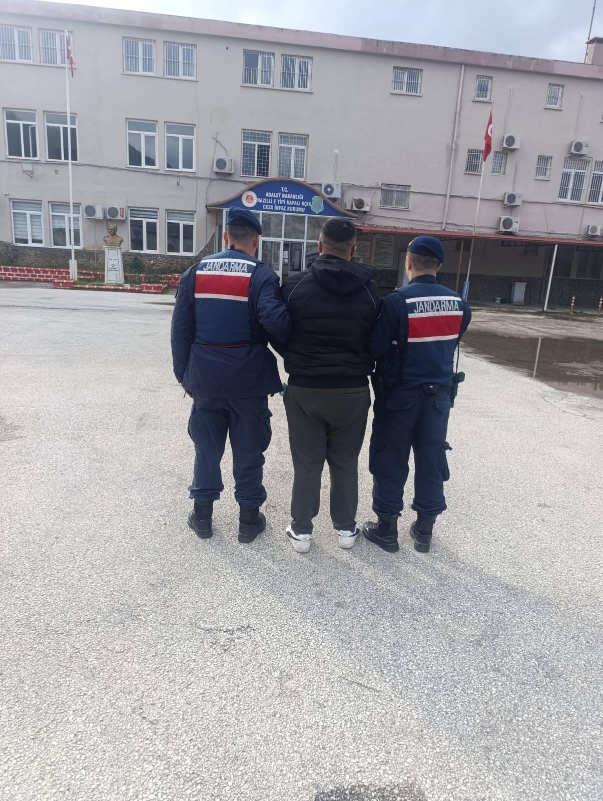 Jandarmadan Bayram Temizligi Nazillide Zehir Taciri 118 Paketle Suc Ustu Yakalandi 640178 553D863A89F06D6F1523C608E88299C6