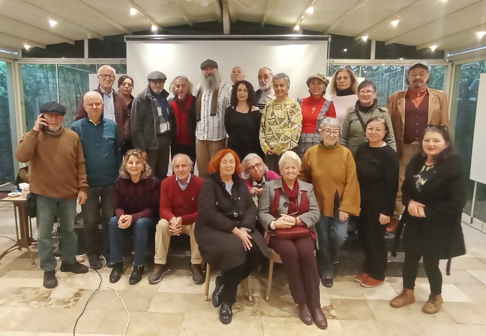 Jese Direnen Kadinlarin Cigligi Kusadasindan Yankilandi 636928 82A521Ca510921302068335F060Ce564