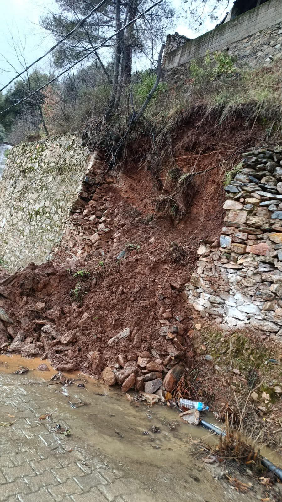 Karacasu Belediyesi Yagmur Sonrasi Olusan Olumsuzluklara Mudahale Etti 634998 56D5278277E36Df3Bcaf7526E55C383A