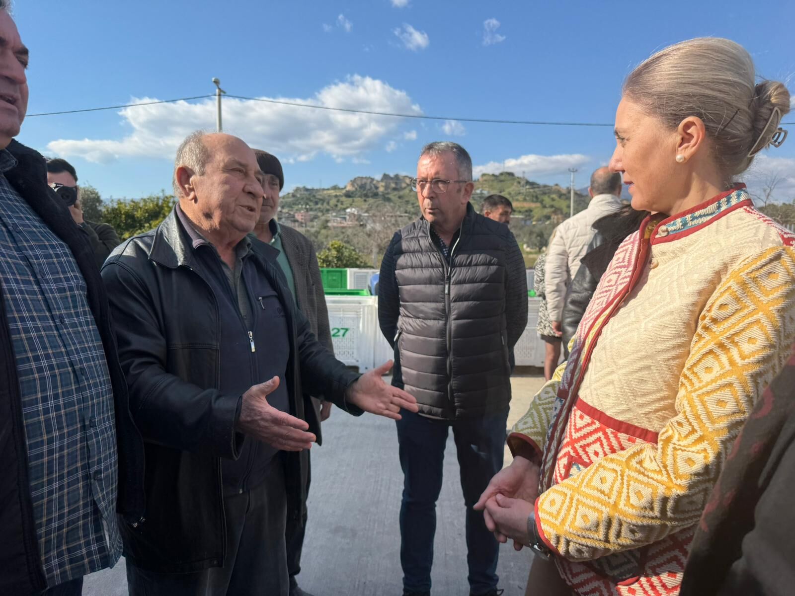 Koca Cinar Anlatti Kaymakam Kan Dinledi Eskiden Zeytinyagi Sikimi Boyleydi 643132 4427Ea30A8350F0E52868F612C208Ca3